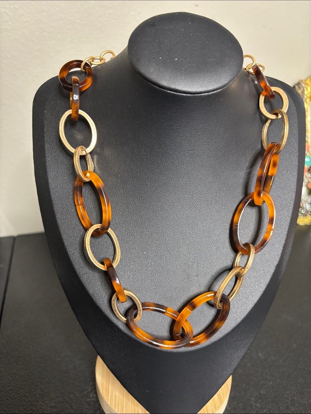Tortoiseshell Resin Link Necklace - Gold Accent